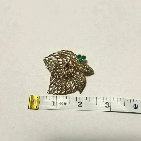 Vintage Gold Leaves With Green Stones Brooch Pin - Picture 4 of 4